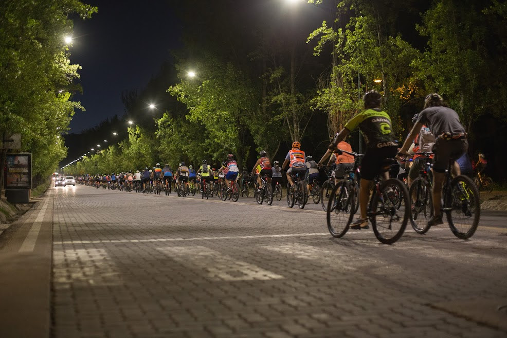 Bicitour nocturno: una propuesta única para descubrir la Ciudad de Mendoza – Espacio Viajes