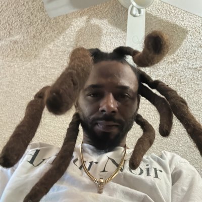 NotYoursSheOurs's tweet photo. #NewProfilePic https://t.co/NBtYkUPeie