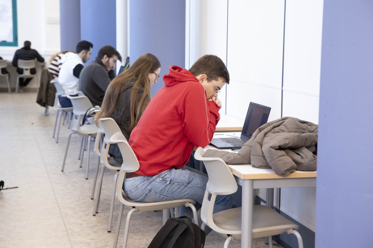 📢 Nova sala d'estudis en la <a href="/ESTCE_UJI/">ESTCE-UJI</a>! 

📚 Amb 125 m², capacitat per a 82 persones, il·luminació natural i millores en climatització i mobiliari, aquest espai busca potenciar l'aprenentatge en un entorn còmode i modern.

s.mtrbio.com/rbryucufxg