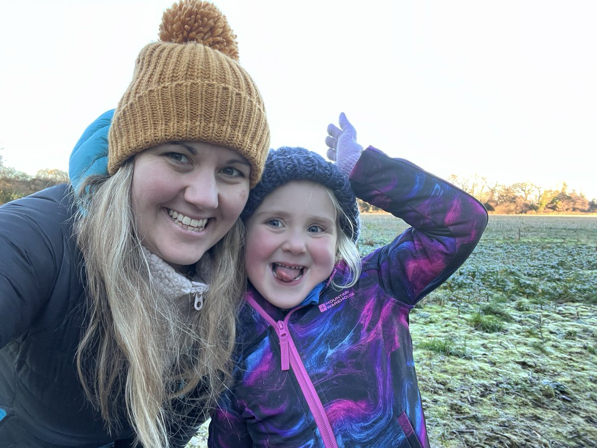 s_cooke88's tweet photo. 8 weeks post injury and I finally managed a walk and had sunny fresh air π
#sunnywalk #muddywellies #grateful #vertebralarterydissection #injury https://t.co/KUhPKlBODk