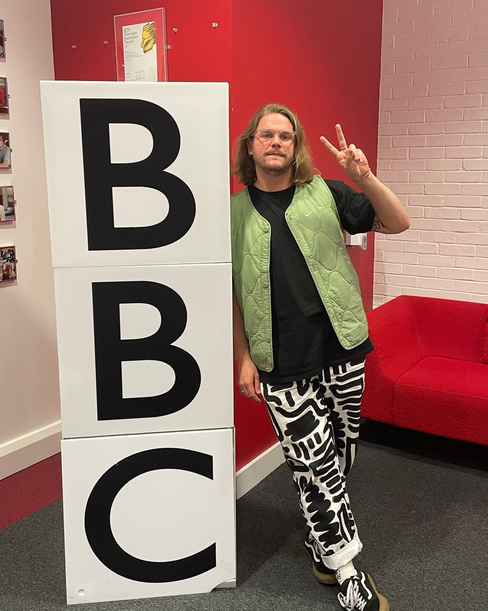 make friends. (@realmakefriends) on Twitter photo Maybe Tomorrow was recently included in the <a href="/bbcintrowest/">BBC Music Introducing in the West</a> best of 2024 roundup 💚
Thank you guys for ending our year with a bang, we can’t wait to show ya more in 2025 🤝
bbc.co.uk/programmes/p09… Maybe Tomorrow was recently included in the <a href="/bbcintrowest/">BBC Music Introducing in the West</a> best of 2024 roundup 💚
Thank you guys for ending our year with a bang, we can’t wait to show ya more in 2025 🤝
bbc.co.uk/programmes/p09…