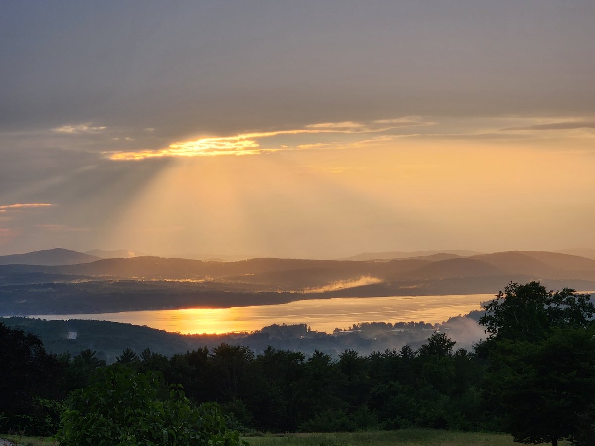 Timberline_Comm's tweet image. The results are in—congrats to Jacob Reilly for winning the 2024 TCI Photo of the Year! Each month, we invite our employees to submit photos showcasing their work. Jacob captured this shot in June while on site, overlooking Lake Winnipesaukee in Gilford, NH. Well done, Jacob!