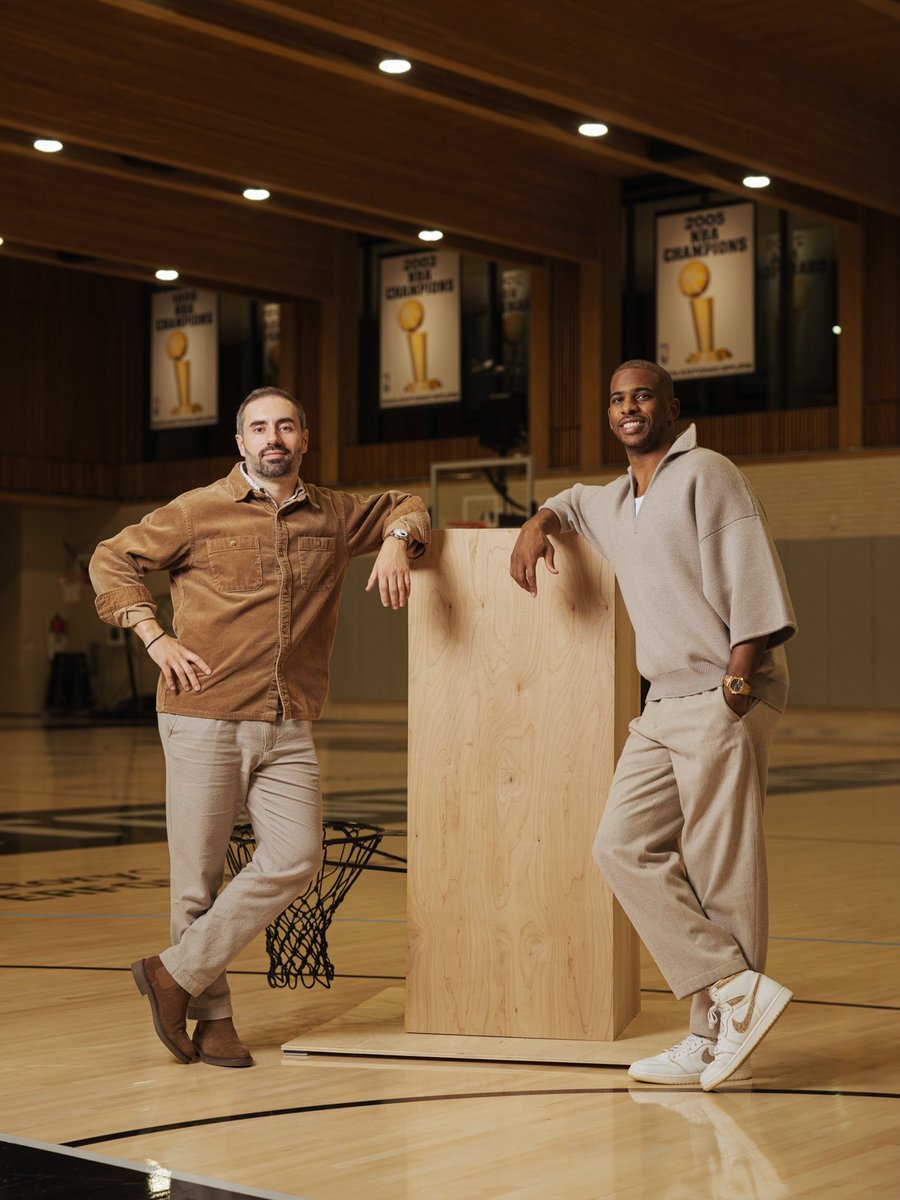 Long entretien avec <a href="/CP3/">Chris Paul</a> à lire bientôt dans <a href="/lemaglequipe/">Le magazine L'Équipe</a>. Stay tuned… 

📸 <a href="/JoshHuskin/">Josh Huskin</a>