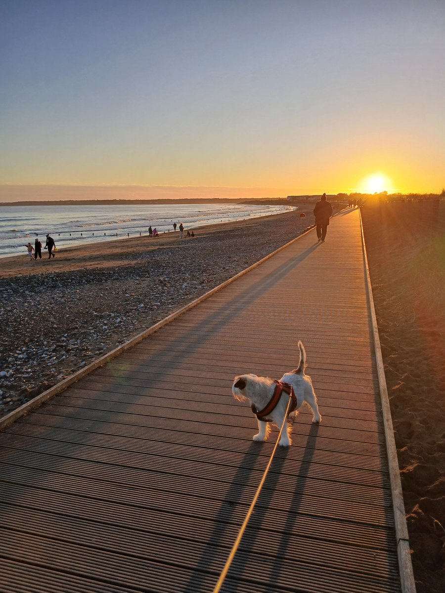 Day 2...absolutely stunning on Youghal strand 😍
#100daysofwalking 
<a href="/NTBreakfast/">Newstalk Breakfast</a>