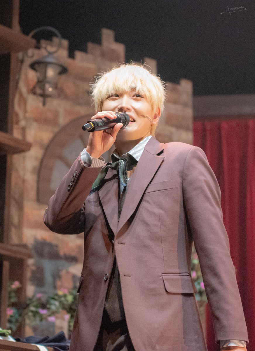 ↑↓←→ tweet media