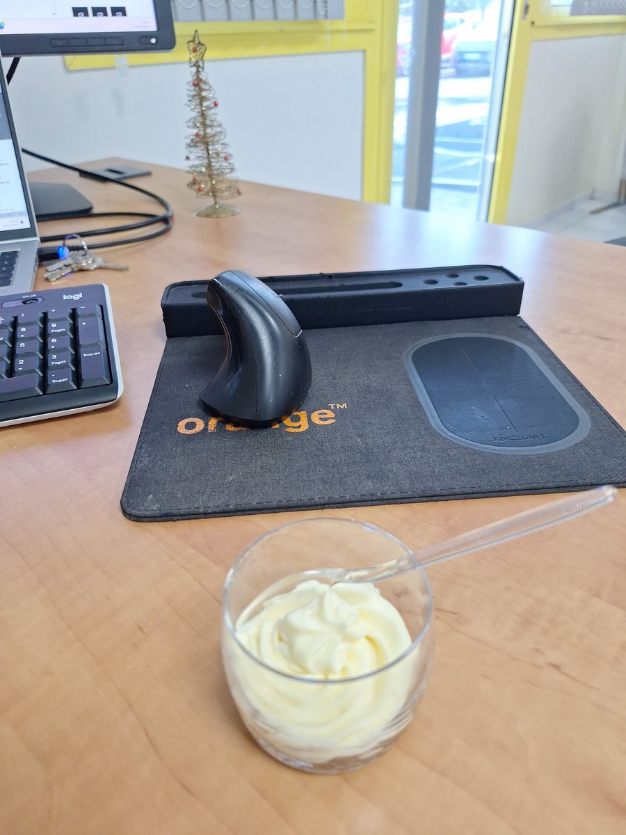 Merci à ma collègue Gina pour cette 1ère attention de l'année ! 🥰