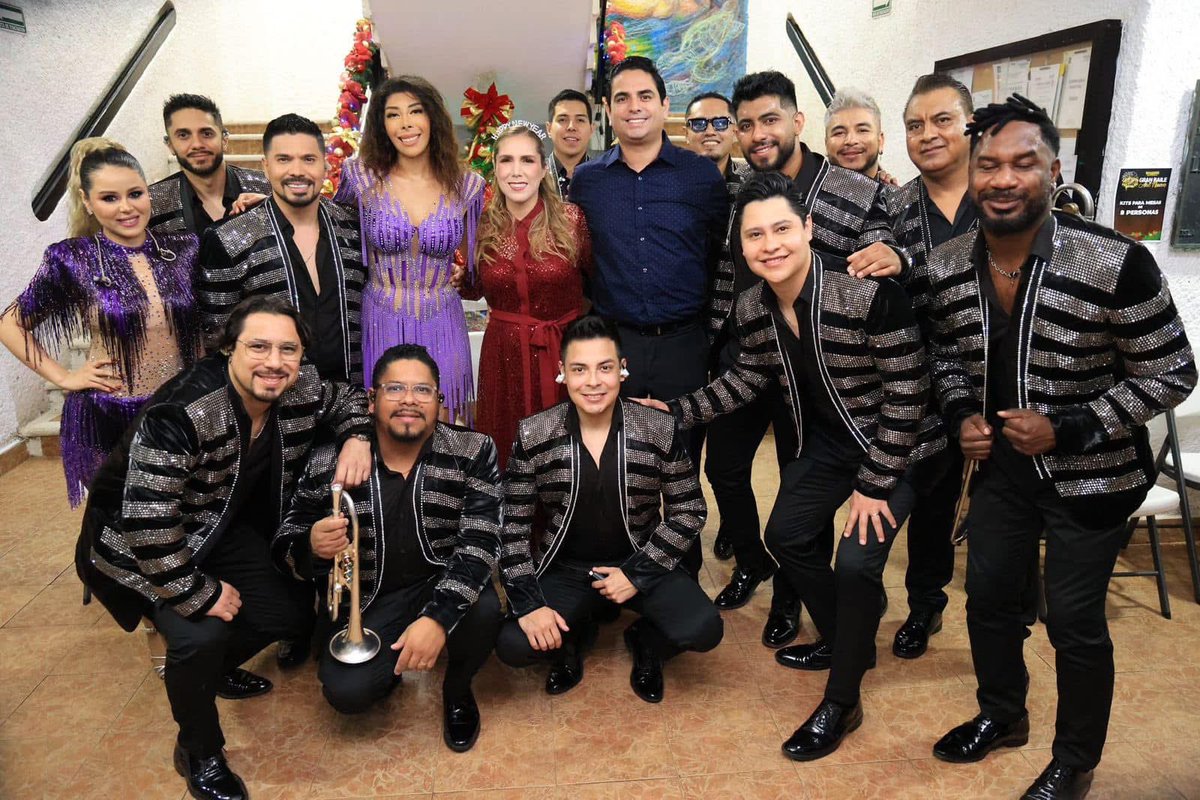 Feliz año nuevo 2025! <a href="/soyateneadeisla/">Atenea Gómez Ricalde</a> #IslaMujeres