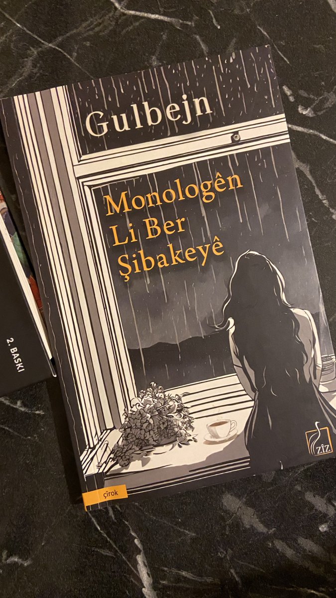 “9 çîrokên hêsaniyê, lê ne çîrokên hêsan.”
pênûsa <a href="/porsevan_/">Gulbejn</a> zelale ji alîye nivisiyê. ji jiyana ne zehmetî derxîstîye ev çirokan. jiyana gelek normalî nîşandida me. gulbejn xanim, spas ji bo pênûsa te! ☘️ <a href="/wesanenziz/">Weşanên ZÎZ</a>