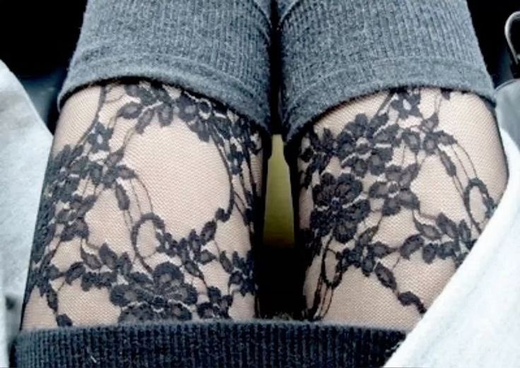 h0neyndmilk's tweet photo. intricate tights have a chokehold on me https://t.co/iBM2ZtIslb
