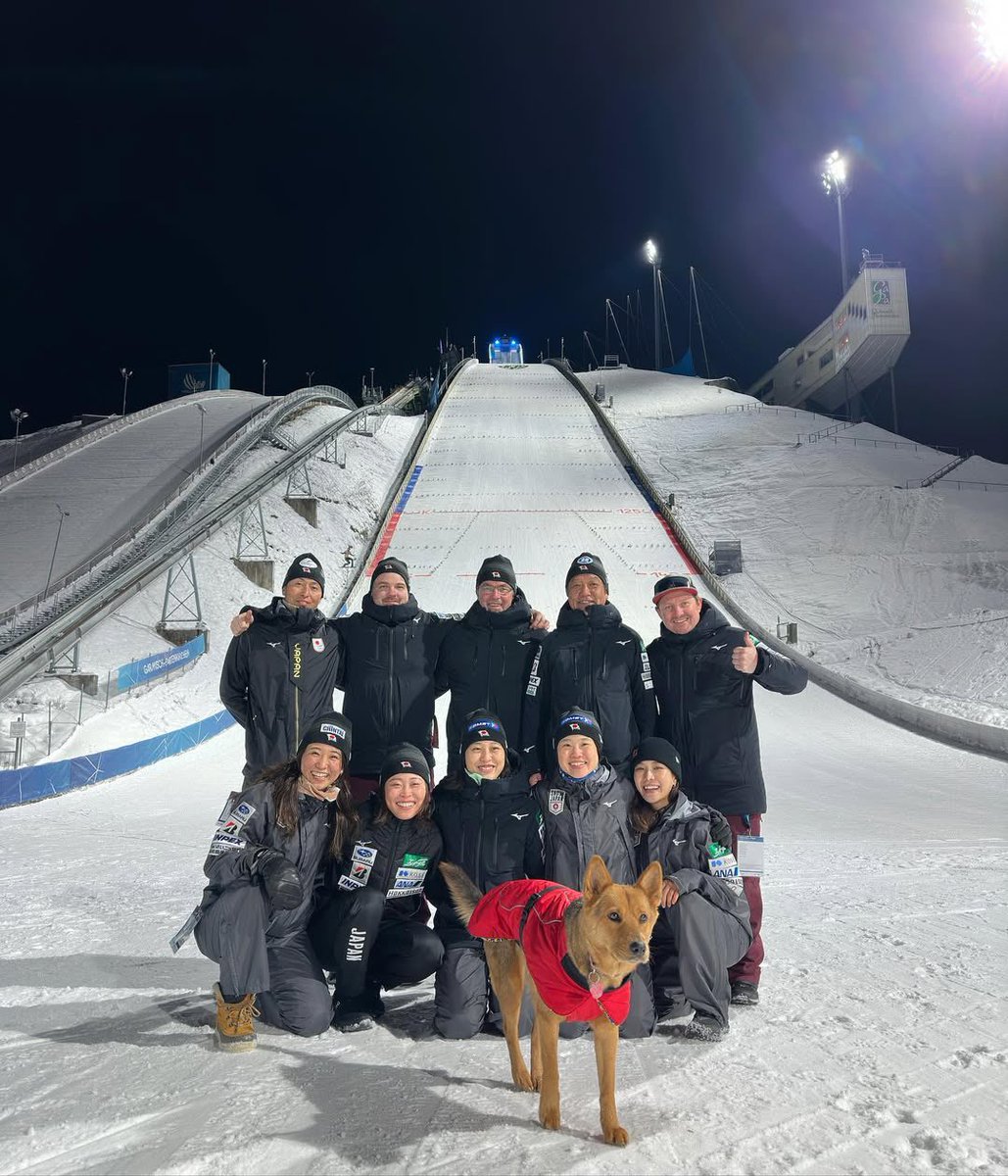 Team Japan 🇯🇵🐶 Åttende nyttårsaften med denne gjengen 🙏🎉