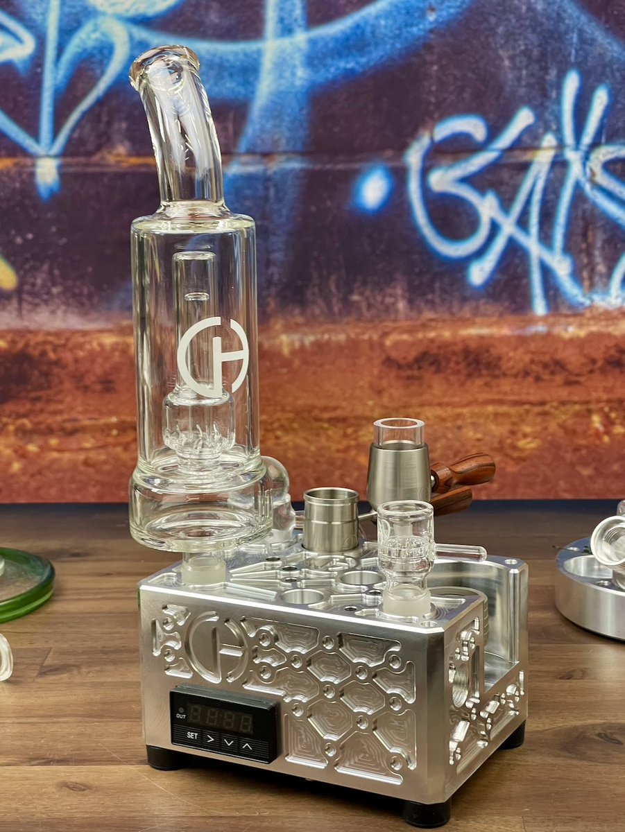 🚨 NEW DROP TOMORROW! 🚨
Get ready for the Hydra Glass, designed to perfectly pair with the Airstream Vaporizer! 💨🌿 Cooler, smoother, and more flavorful hits await. 🔥
Don’t miss out! 👀 #CannabisHardware #vapeon  #AirstreamVaporizer #vapelife  #NewRelease