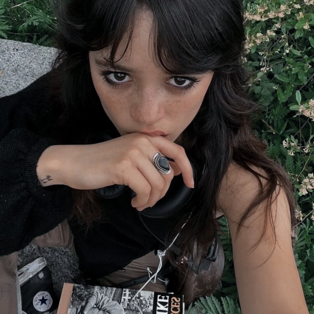 dvmbnerd's tweet image. ᅠ
ᅠ
                                ROMEO. 🎧ྀི
                         
                         22. He/Him. Virgo.
                               Nerd. INFJ.

ᅠ
ᅠ