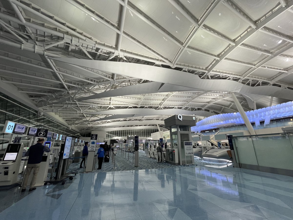 Now boarding! NH859 heading to Hong Kong. 搭乗機材はB787-8、JA835A