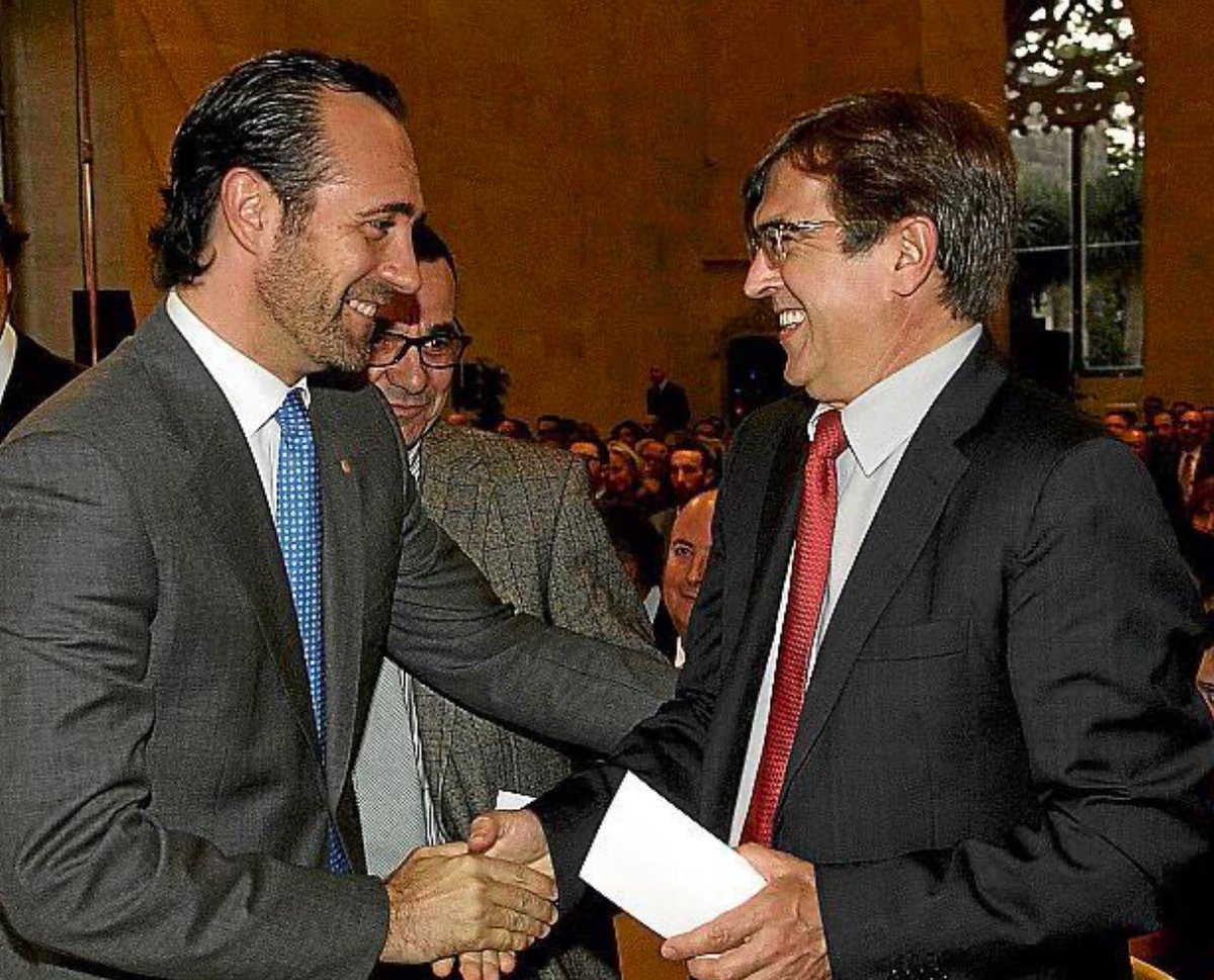 José Ramón Bauzá (@jrbauza) on Twitter photo Leo con tristeza la noticia del fallecimiento del Presidente del Gobierno Balear Xisco Antich, con quien también tuve la oportunidad de compartir etapa en el <a href="/Senadoesp/">Senado de España</a> .Desde el respeto y el reconocimiento a su figura en la historia de nuestra política autonómica sirvan estas Leo con tristeza la noticia del fallecimiento del Presidente del Gobierno Balear Xisco Antich, con quien también tuve la oportunidad de compartir etapa en el <a href="/Senadoesp/">Senado de España</a> .Desde el respeto y el reconocimiento a su figura en la historia de nuestra política autonómica sirvan estas