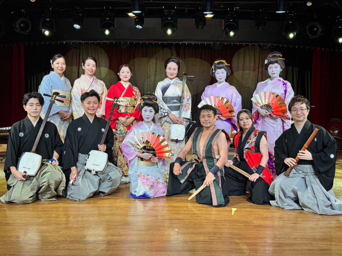mionoya4's tweet photo. 新年明けましておめでとう御座います
年末年始は飛鳥クルーズにて
#日本舞踊ショー　#日本舞踊出張派遣　#日本舞踊イベント　#芸者派遣 https://t.co/Ck9e4qFb9W