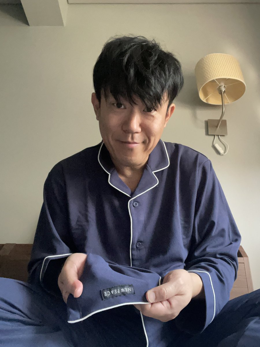 HideNakagawa's tweet image. 初夢はマグロ漁に出て、ひたすら鰯を釣っては船上で天麩羅にする仕事を任される…という謎の夢でした。
一富士、二鷹、三茄子、四イワシ。
#NEWPEACE   
#リカバリーパジャマ 
#ペナルティヒデ