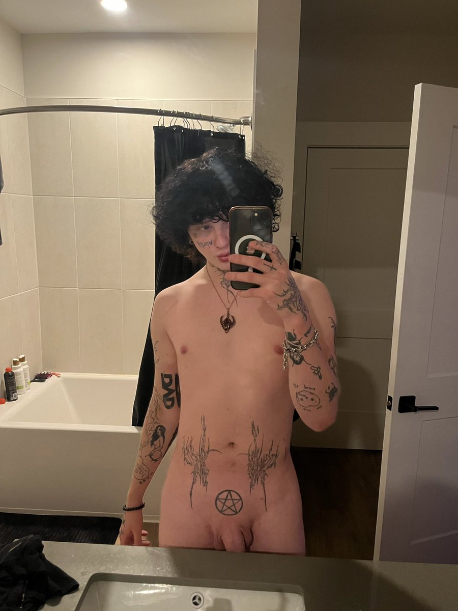 cody (DMS OPEN)😍 tweet media