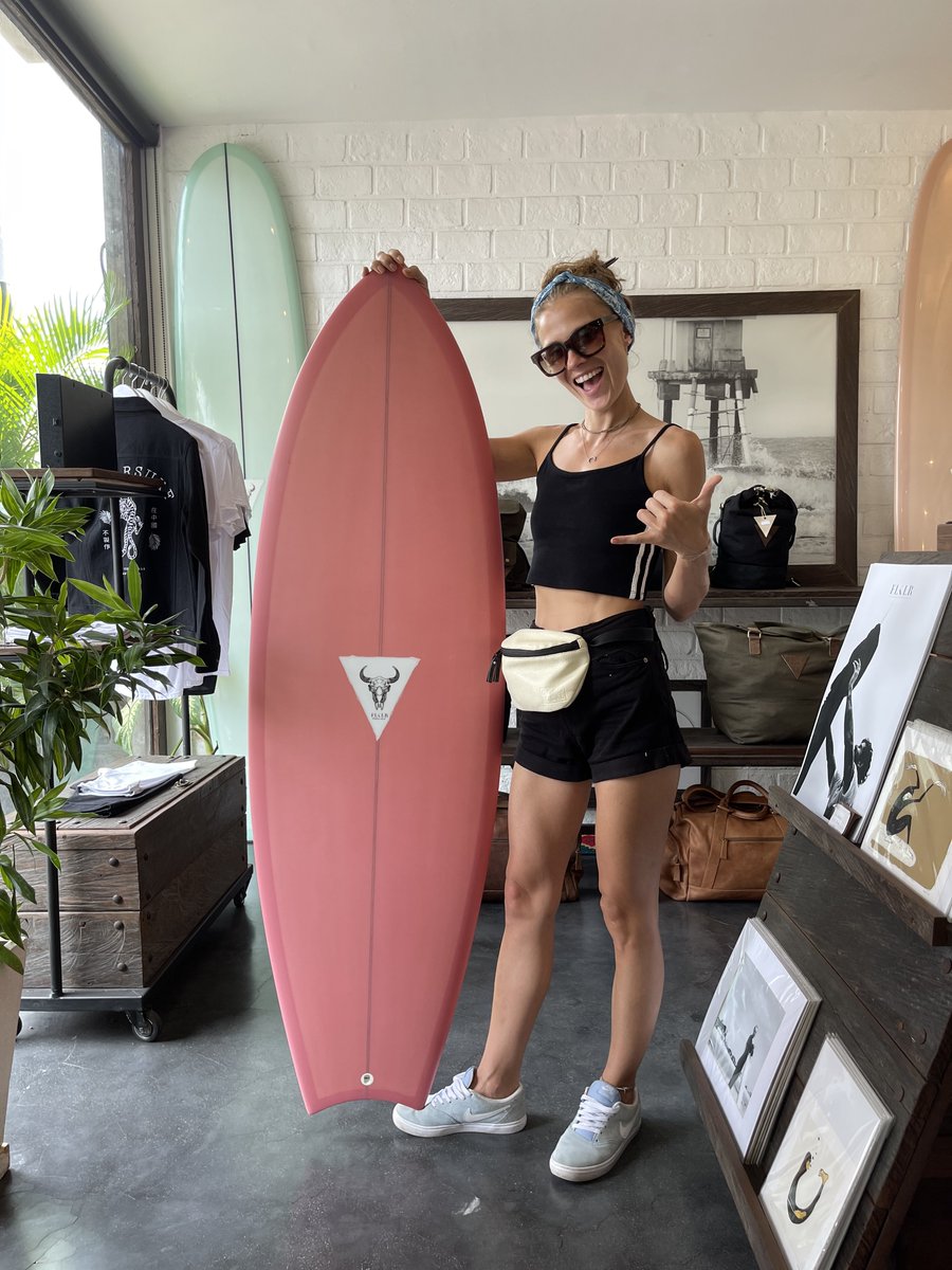 shivcode's tweet image. I was going to tell my wife a flashy surfboard won’t make her a better surfer, but then I remembered MacBook M4 Max for web dev.