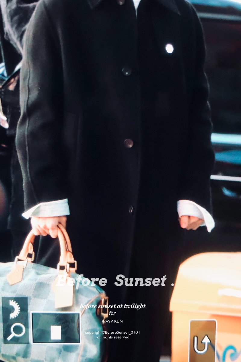 250103 인천공항 출국

#KUN #WayV #NCT 
#쿤 #웨이션브이
#威神V #钱锟 🧡