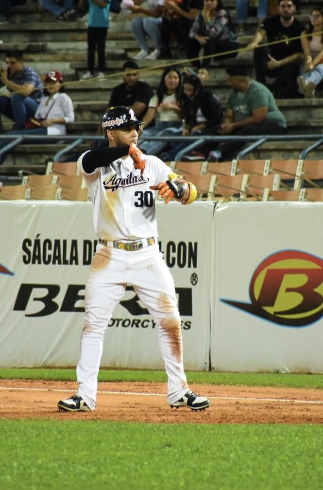 AguiluchosX's tweet image. Reyeeess 🦅🔥🦅 🫷🏻😎🫸🏻 🦅🔥🦅 

#Agui 🦅 4 - 0 🐅 #Tigre