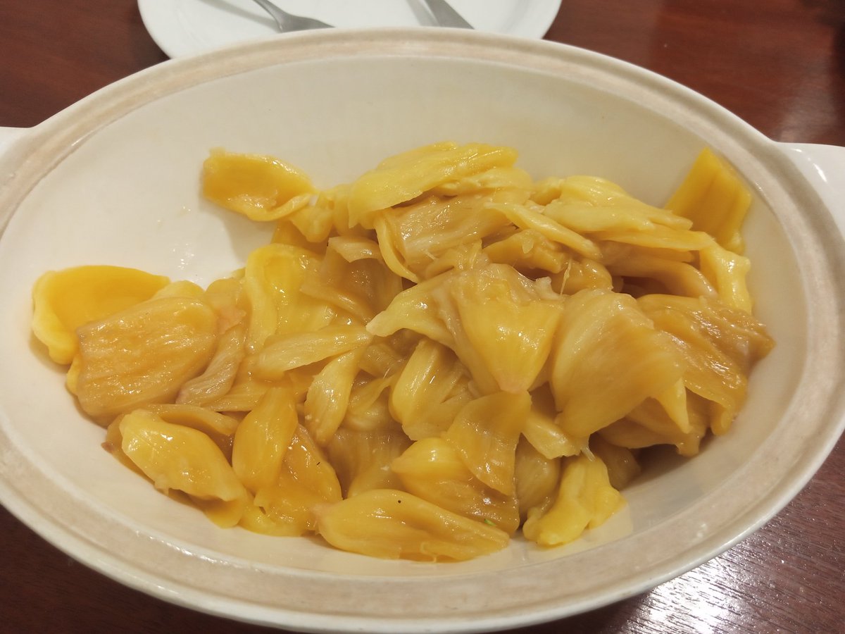 Niwazeirwe's tweet photo. Kanungu is that You?
When did you last Taste the Yummy 😋 😋 Mahogany Jackfruit served with Enengo Wild Honey 🍯 🐝.
#HikeWithTJK season 3
#HikeForClimateAction
#Yummy #Uganda #sdgoals https://t.co/mlCEMkn73a