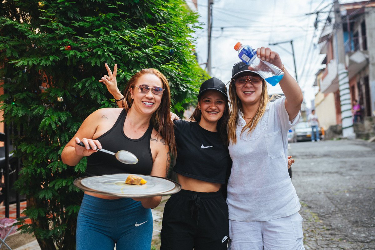 En Belén Rincón se vivió oficialmente el día del sancocho y el desenguayabe, que bonito ver a las familias y amigos reunidos y disfrutando con tranquilidad📸🏘️