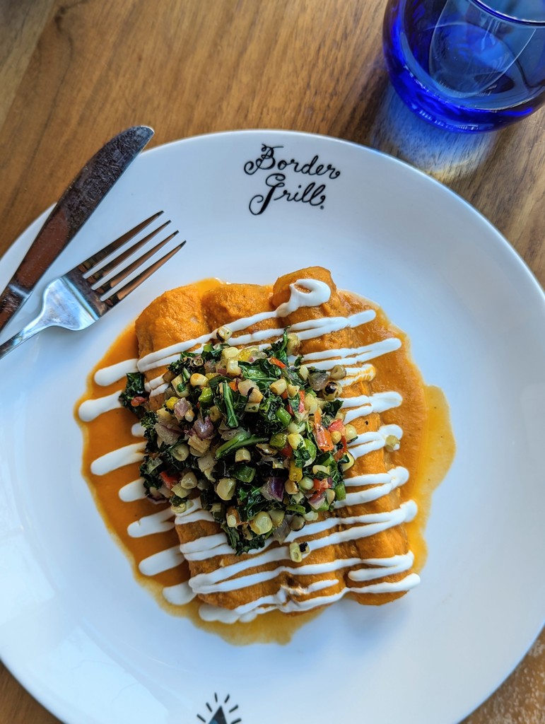 Seafood Enchiladas! 

#BorderGrill #mandalaybay #mexicanfood #onthestrip #tacotime #lasvegaslife #lasvegasfoodie #vegaseats #forkyeahfoodies #lasvegasrestaurants #lasvegasliving #finedininglasvegas #explorelasvegas