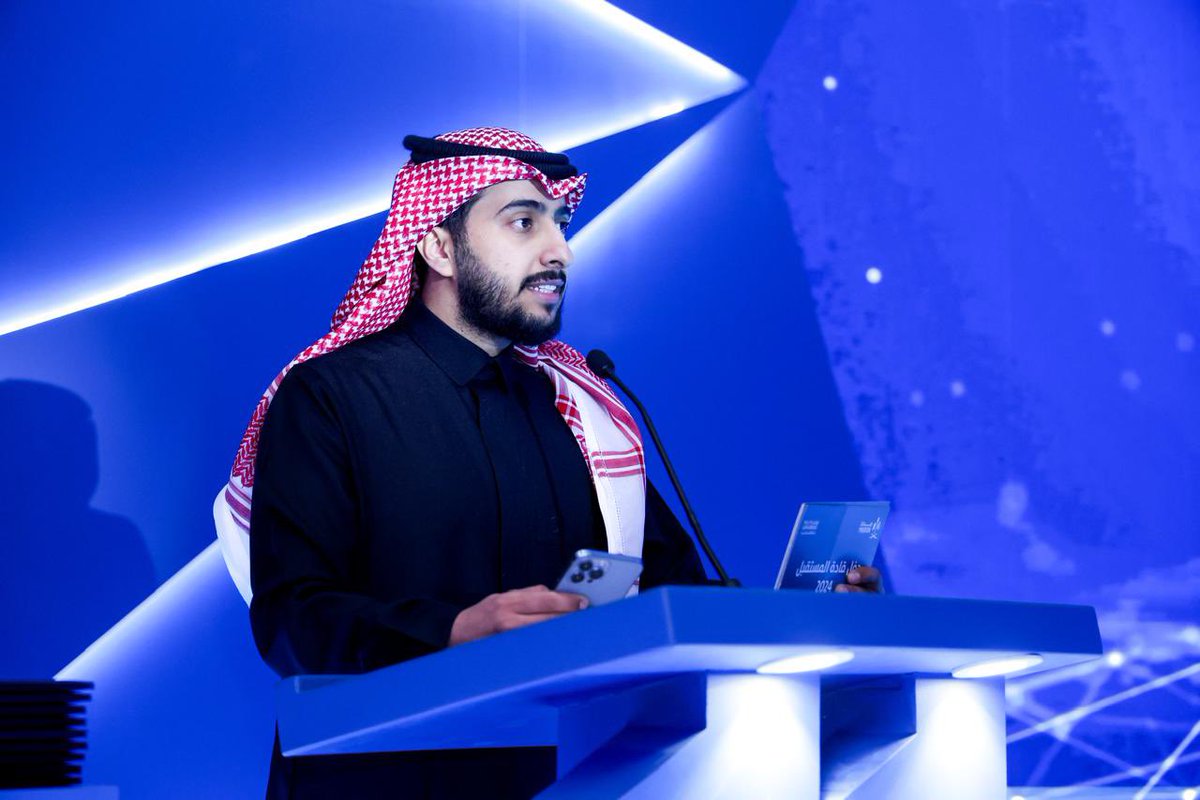i_humod's tweet photo. تشرفت بتقديم الحفل الخاص بـ #مدن لتخريج دفعة جديدة من برنامج #قادة_المستقبل بحضور سعادة رئيس الهيئة المهندس @M_Alargoubi .. ونتطلع دائما لاستشراف المستقبل وتوفير الامكانيات اللازمة واتاحة الفرصة للشباب السعودي لتولي زمام القيادة في المستقبل أسوة @modon_ksa .

شكرا على إتاحة الفرصة🙏🏻