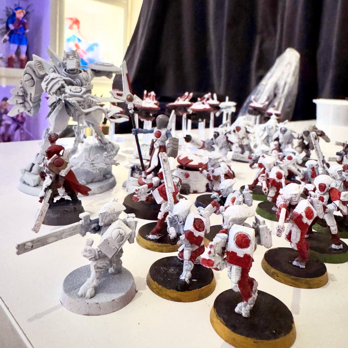 I told myself I wouldn’t go full weeb and start a Tau army… but here we are. The mech-anime vibes were just too strong to resist. This is the start of my descent into full-blown Gundam mode. Wish me luck! #Tau #Warhammer40k