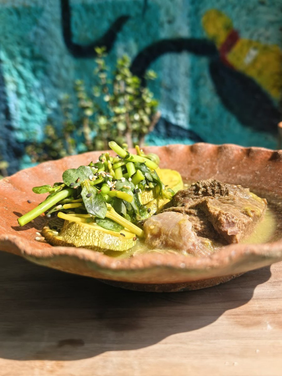 RaicesCCMX's tweet photo. ¡Feliz año 2025! Les deseamos mucha prosperidad y que nuestros propósitos se cumplan. El nuestro seguir compartiendo con amor nuestras Raíces.  ¡Acá nos vemos para seguir escribiendo nuestra historia! https://t.co/4SXKlBZgLJ