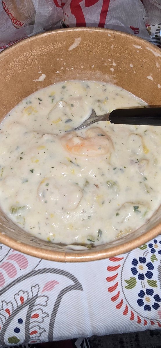 UnmaskingMuse's tweet image. Best seafood chowder I've had in a minute 😋  #yumm shout out to #celticcornerpublichouse in Dartmouth for a huge portion, excellent service &amp;amp; delicious food 😋