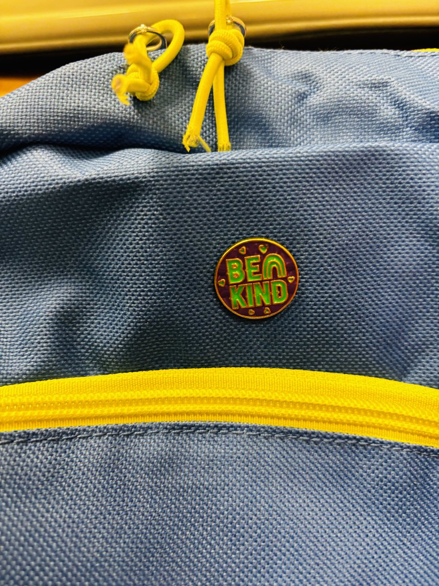 MCHCchesco's tweet image. Carrying our favorite little backpack pin reminders into 2025. A little reminder to simply be kind!
 #KindnessMatters #BackpackEssentials #BeKind #2025Goals