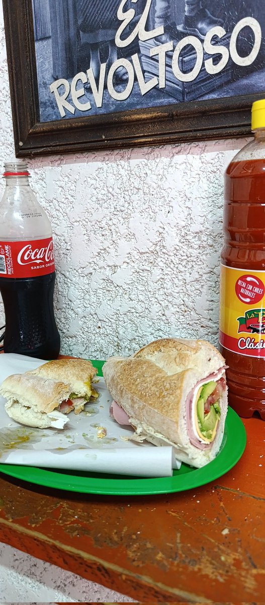 Unos lonches Tomy y se te reinicia la vida, buen provecho!!!