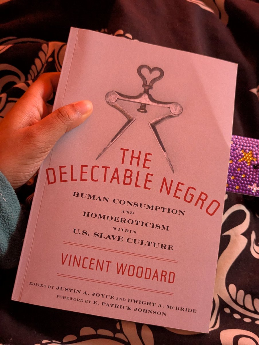 _xSuccuboix_'s tweet photo. @sahsbabiii It is reminding me SPECIFICALLY of the cultural AND physical cannibalism themes of this book, like. No. https://t.co/cWJqKExxFs