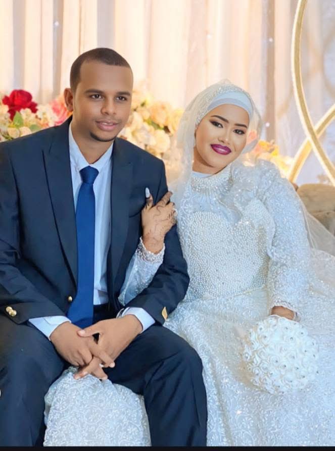 c_sadick's tweet photo. Un jour spécial pour une personne très spéciale : mon petit cousin ZäKarîa Äli Moüssa et son épouse. Félicitations pour votre mariage ! Je vous souhaite tout le bonheur du monde, une vie remplie d’amour, de joie et de réussite. Que cette nouvelle aventure soit magnifique. https://t.co/7i6im0AgVd