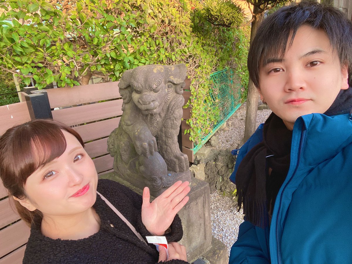peaceTOmasa's tweet photo. 寝起きで毎年行ってる神社でおみくじ⛩️

去年はふたりとも大吉
今年は中吉と小吉でした

今年もよろしくお願いします🙂‍↕️ https://t.co/6oZkkLfNCH