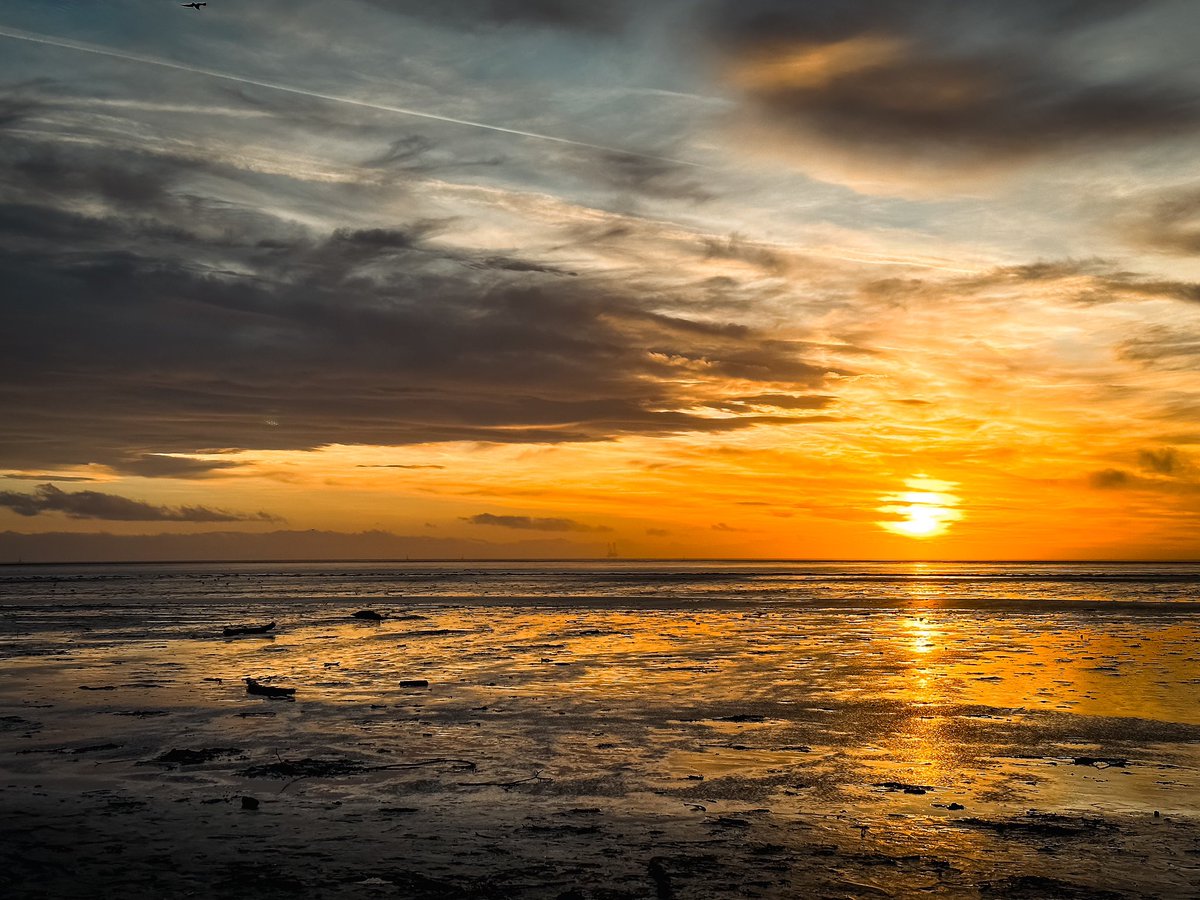 Sunset in Lytham St Annes

#Lytham #StAnnes #LythamStAnnes #Fylde #FyldeCoast #Lancashire #ukbeaches #sunset #england #northwestengland