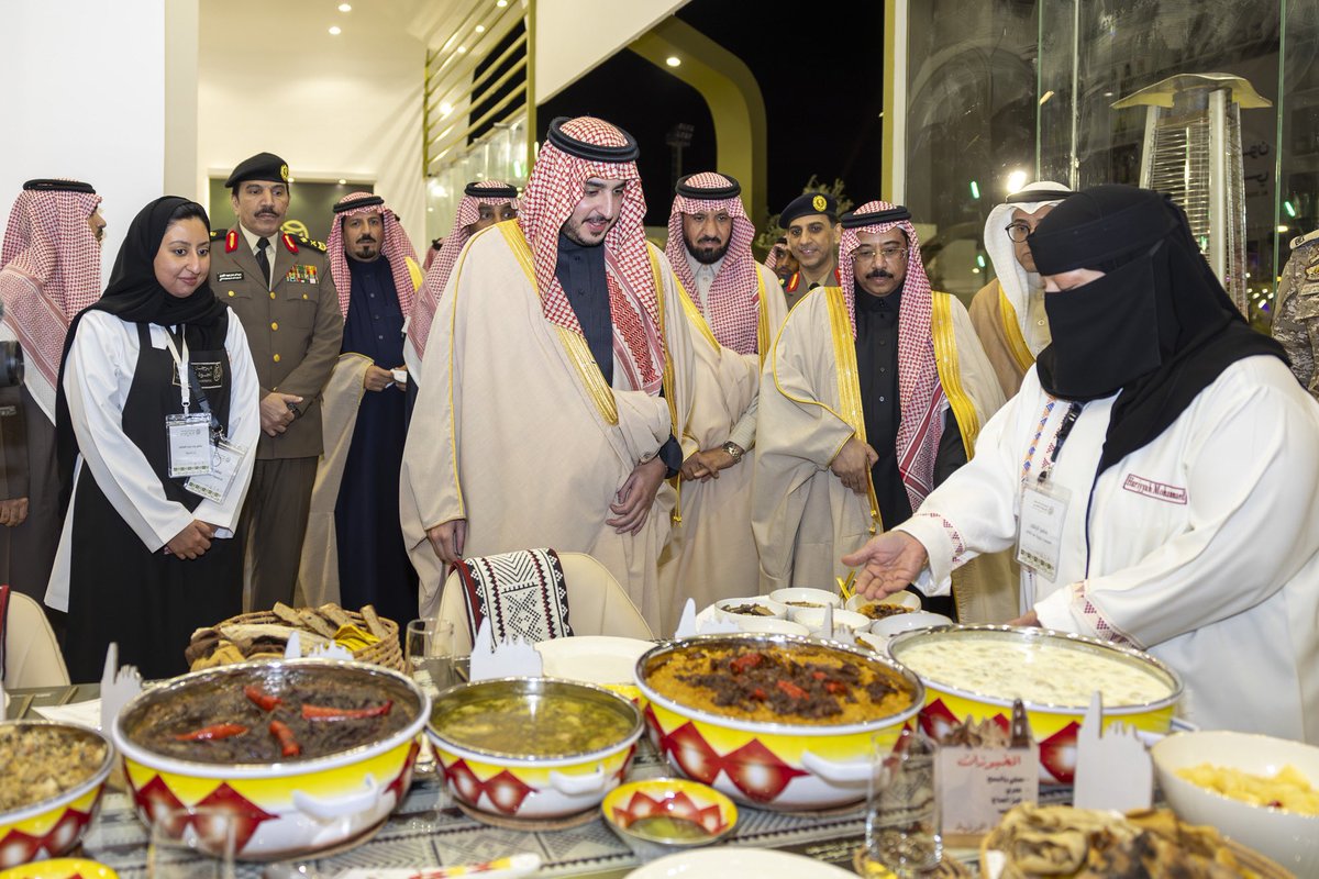 سمو #أمير_منطقة_الجوف يدشّن مهرجان زيتون الجوف الدولي في نسخته الـ 18

spa.gov.sa/N2236947

#استثمر_بالجوف 
#الجوف_سلة_غذاء_المملكة 
#مهرجان_زيتون_الجوف_الدولي_2025
<a href="/amanataljouf/">أمانة منطقة الجوف</a>