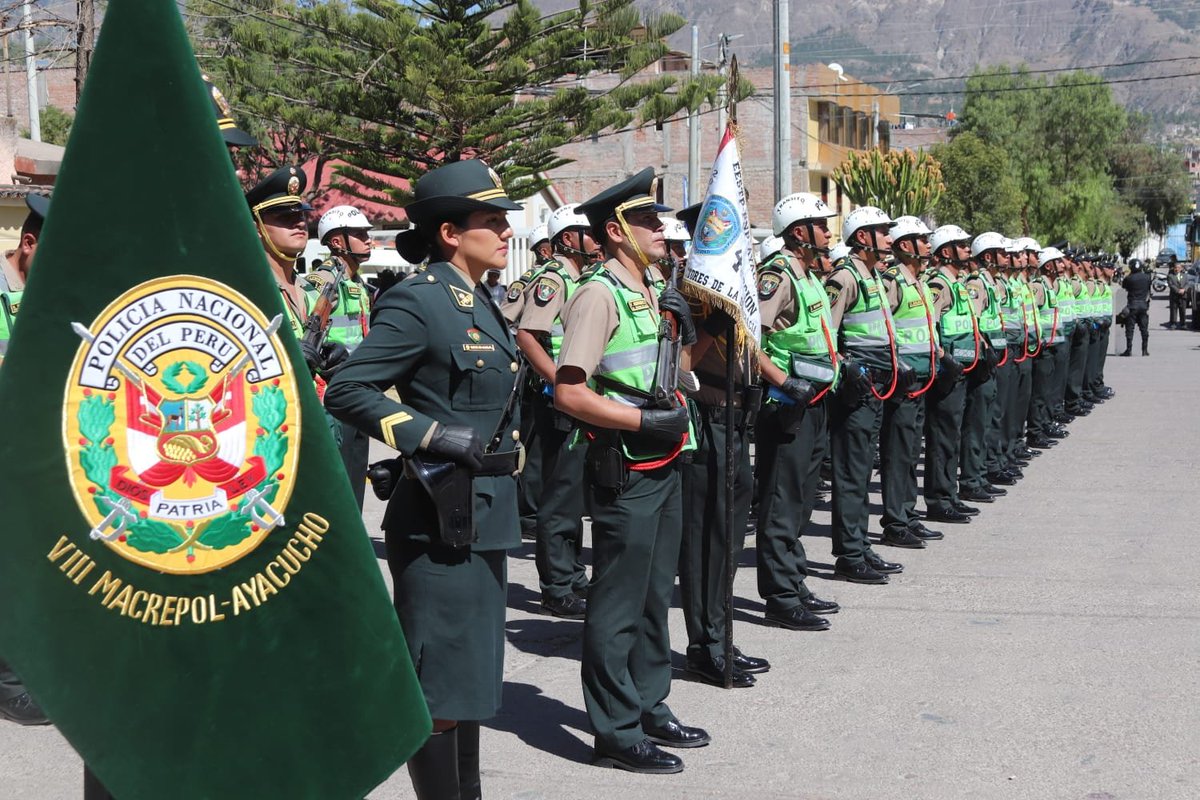 Pedro_vrae's tweet image. Denuncian irregularidades en la VIII Macro región policial de #Ayacucho, como cobro de #cupos, hasta mil soles por #PNP, para integrar unidades: Tránsito, #EscuadróndeEmergencia, Delitos e Investigación.
Estarían involucrados desde el máximo mando, hasta comandantes