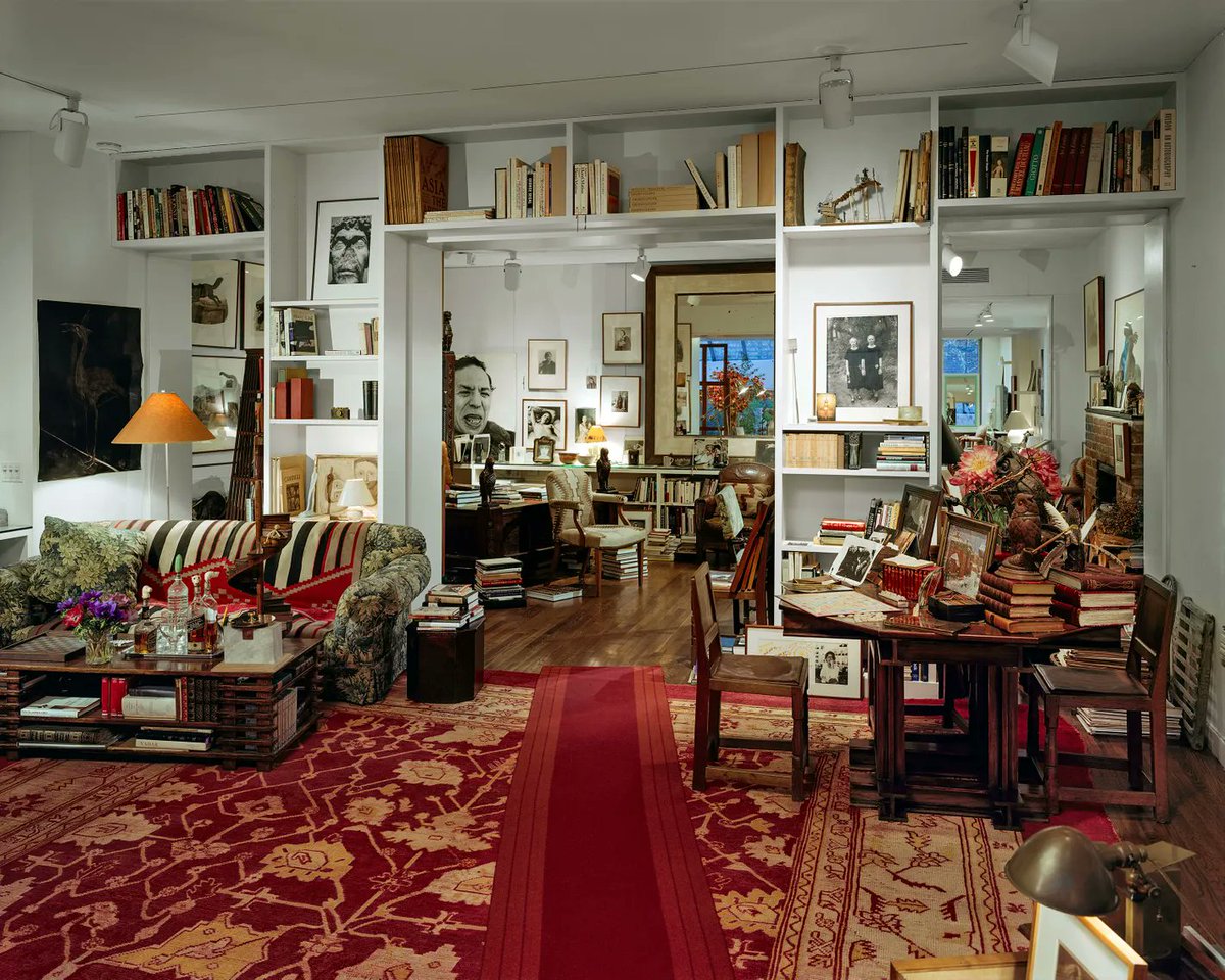 dearvotion's tweet image. Photographer Richard Avedon's Upper East Side apartment, 2004.