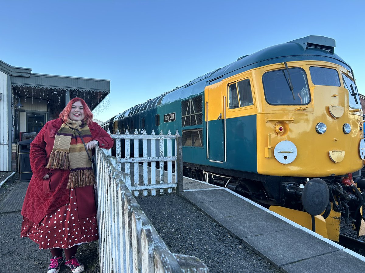 Steam train day! Had a lovely visit to <a href="/bonessrailway/">Bo’ness & Kinneil Railway</a> in the sunshine today. <a href="/C_E_Archibald/">Craig</a> ❤️🚂