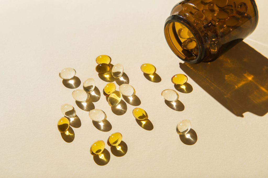 MarioNawfal's tweet image. TAKE YOUR VITAMIN D OR FORGET WHERE YOU LEFT YOUR KEYS (FOREVER)

A study of 12,500 seniors found popping a vitamin D pill could slash your dementia risk by 40%. 

Women did even better—because of course they did—with a 49% lower risk.

Apparently, vitamin D is out here doing…