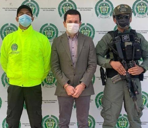 El narcotraficante Memo Fantasma tuvo cuentas propias, con testaferros y su empresa Cipres en el Banco de Bogotá por 258 millones. En Bancolombia hay cuentas de hasta 19 millones. ¿Cómo explican Sarmiento Angulo y el grupo GEA estas cuentas en sus bancos? ¿Por eso es intocable?