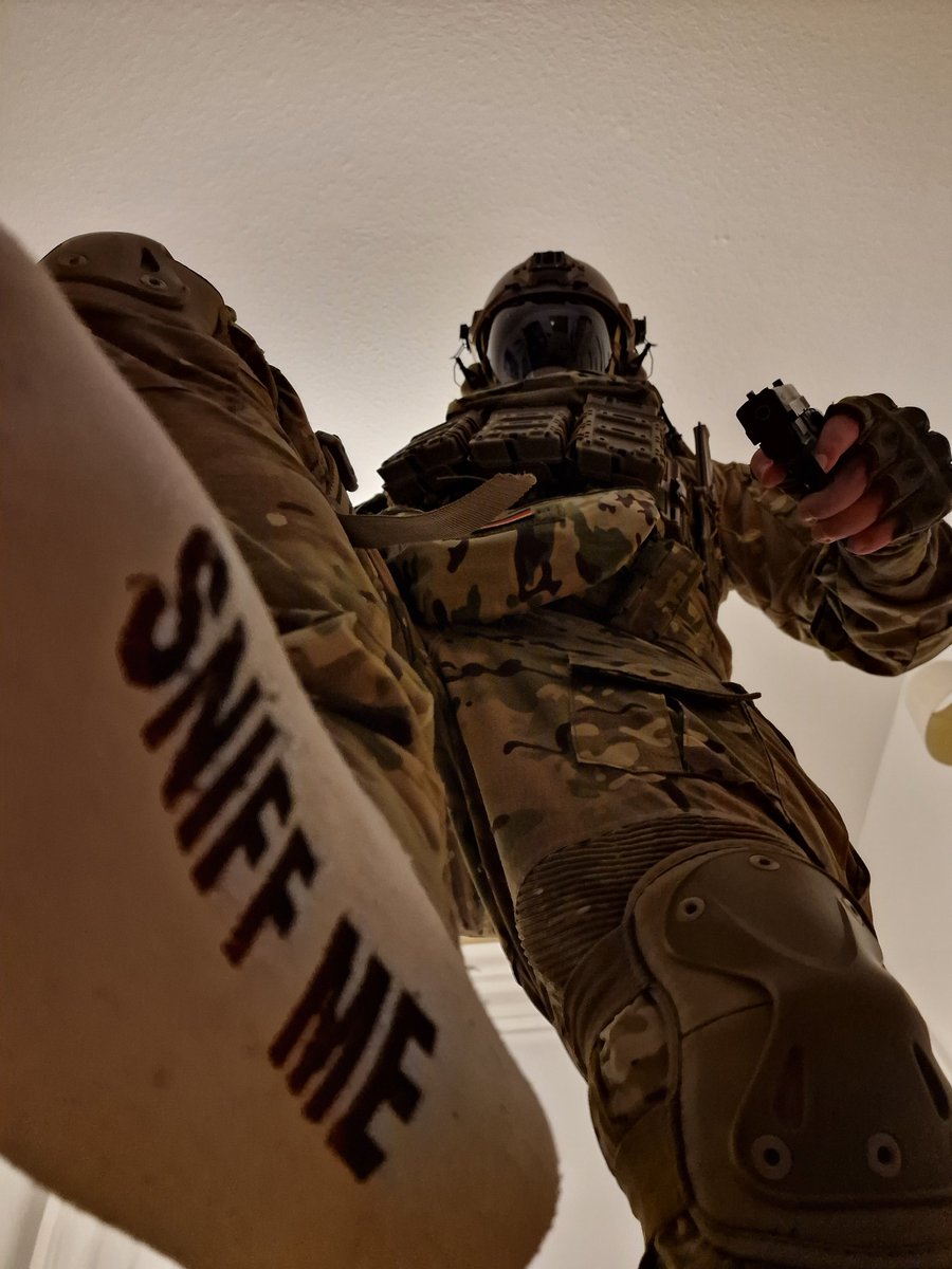 Go! Do it.... I know you cant resist 😈🔥
#gear #socks #soilder #macro