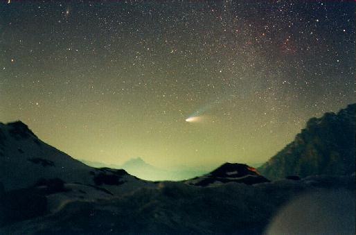 nasapod's tweet photo. Astronomy Picture from 17/03/1997
Comet Hale-Bopp Over Val Parola Pass
Credit:
Source: https://t.co/n4qg12NexV
#CometHaleBopp #HaleBopp #Comet #Space #Astrophotography #Stars #NightSky #Dolomites #Italy #Astronomy #Cosmology #Celestial https://t.co/PX0LCPuTH9