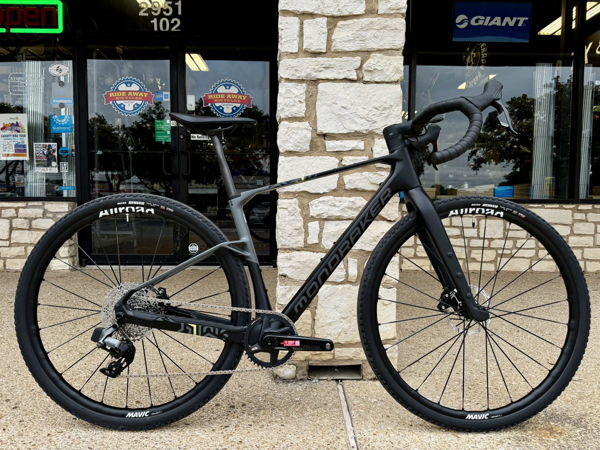 rideawaybikestx's tweet photo. 💥 MONDRAKER ARID CARBON R 💥
GRAVEL
📸: Black / Nimbus Grey / Tonic Gold • MED • $4,699.00
#mondrakerbikes #mondraker #mondrakeraridcarbon #gravelbike #gravelgrinder #rideawaybicyclestx #gravelride #sramaxsrival #sramaxs #sramroad #mavicgravel #mavicwheels https://t.co/oMxIZjv1r1