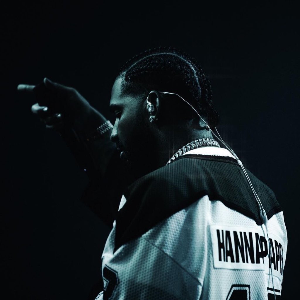 HipHopAllDay's tweet image. Drake was the most-streamed rapper of 2024 on Spotify with 15.5 BILLION streams across all credits 🔥🏆

It was his tenth consecutive year holding this title (2015-2024).