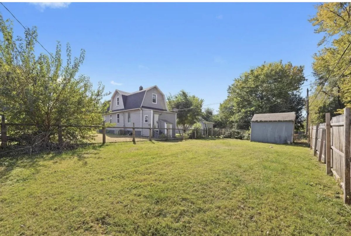 oldhouseunder50's tweet photo. https://t.co/KonaxDWp47
$59,900
Here is a move-in ready two-bedroom, 2.5-bath #ColonialRevival home in #Illinois. https://t.co/JGEjm2WJRS