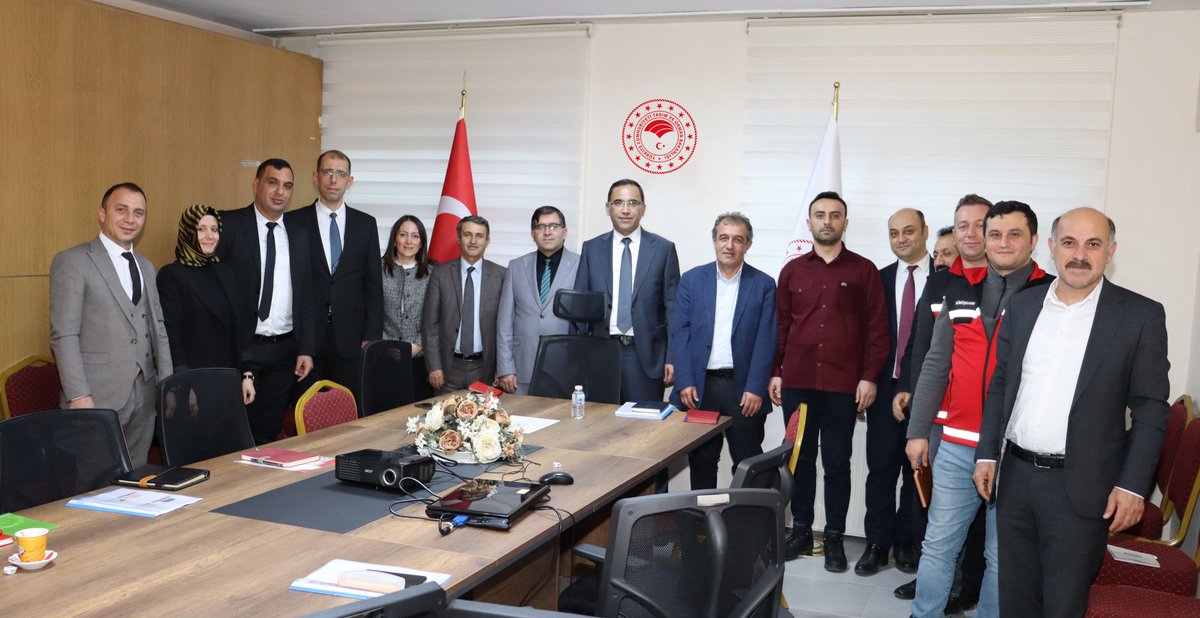 İl Müdürümüz Dr. Ahmet Mesut Kıraç başkanlığında, İl Müdür Yardımcılarımız, Şube ve İlçe Müdürlerimizin katılımıyla 2024 Yıl Sonu Değerlendirme Toplantısı gerçekleştirildi.
gumushane.tarimorman.gov.tr/Haber/786/2024…

<a href="/ibrahimyumakli/">İbrahim Yumaklı</a> 
<a href="/TCTarim/">T.C. Tarım ve Orman Bakanlığı</a>
<a href="/A_KIRAC/">Dr. Ahmet Mesut KIRAÇ</a>