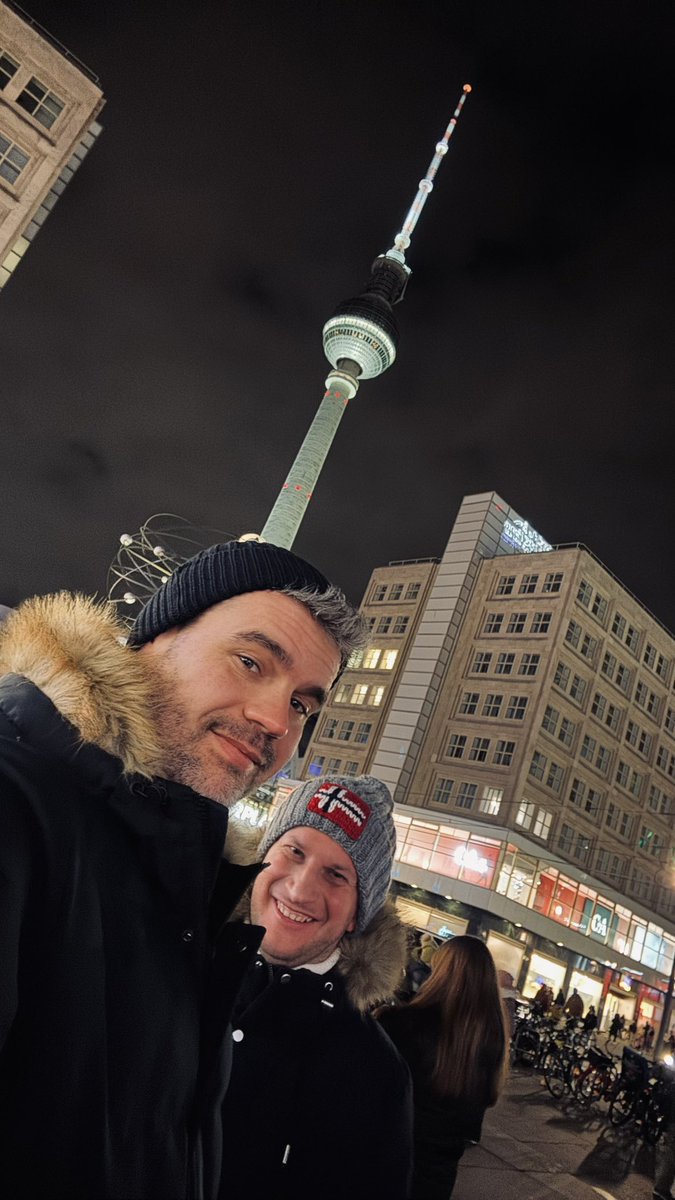 destral_87's tweet photo. Guten Tag, Berlin https://t.co/EtAQuswDHN
